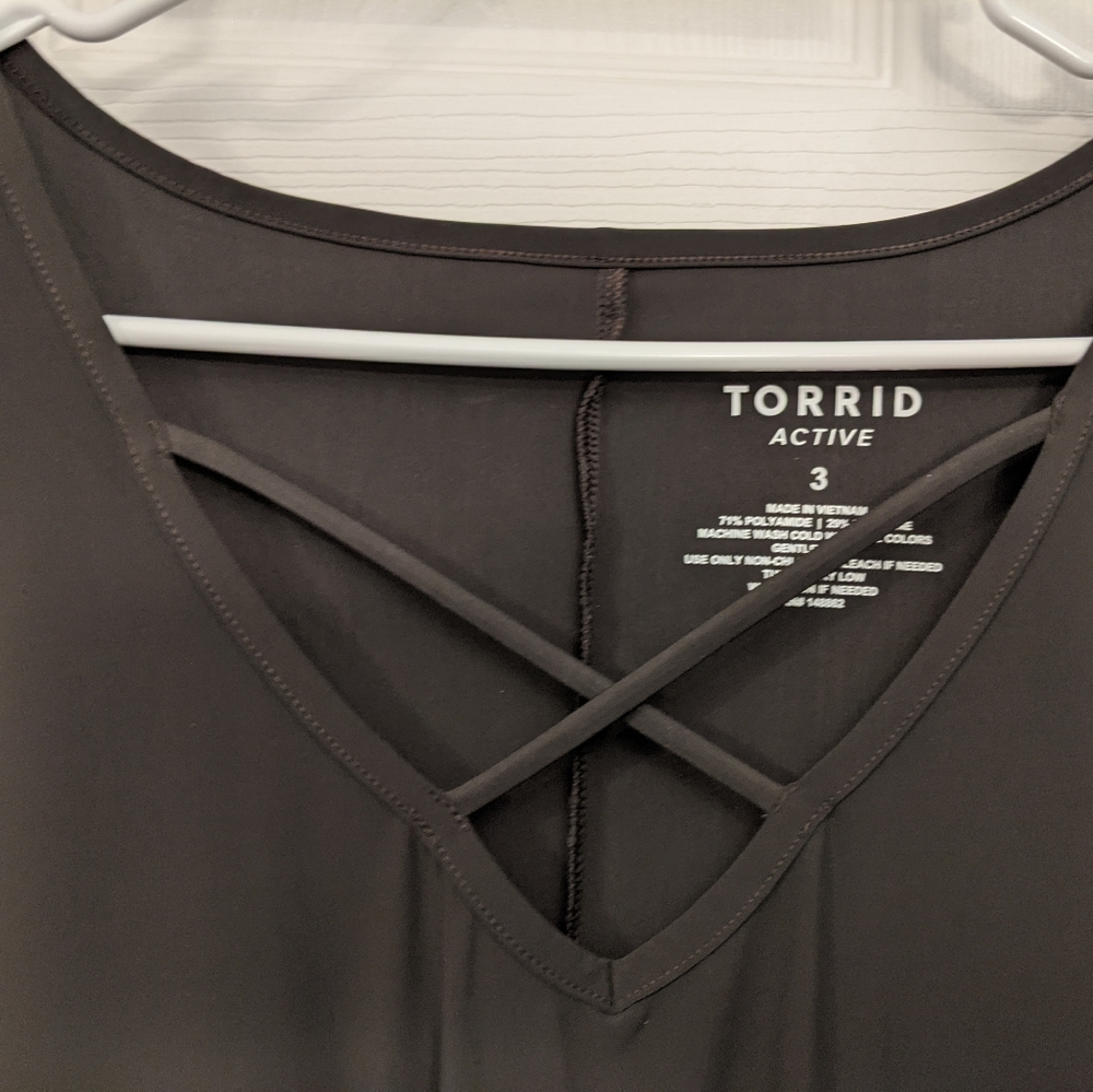 Torrid active, sz 3, black strappy tee